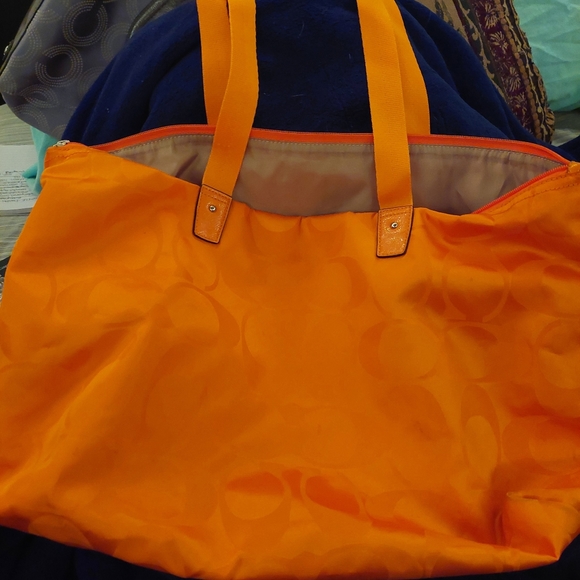 Coach Purses - Picture 4 of 16